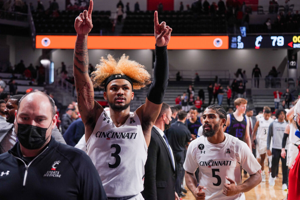 Mike Saunders Jr. against Presbyterian